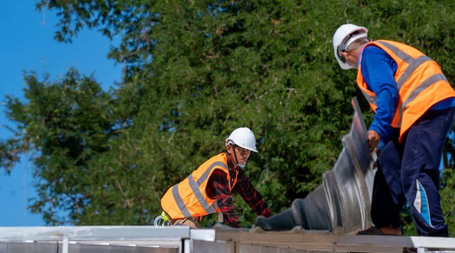 Professional gutter cleaning in Robbins, TN